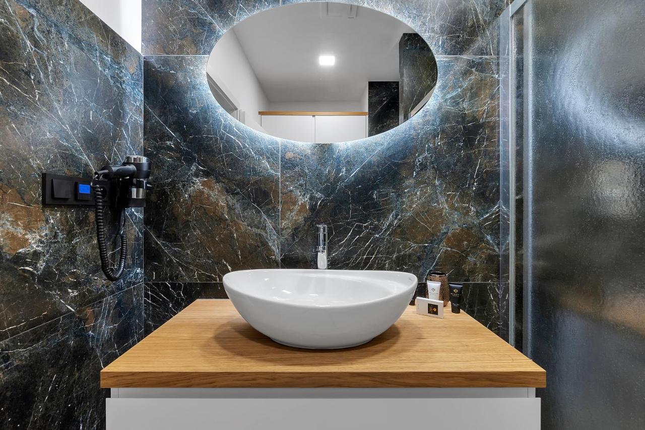 Novy Designovy Apartman S Klimatizaci 科内日诺河畔里赫诺夫 外观 照片